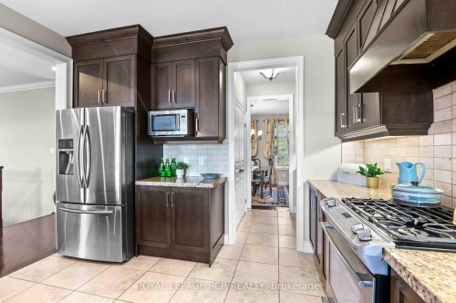6 Masters Creek Boulevard, Mono, ON - Indoor Photo Showing Kitchen