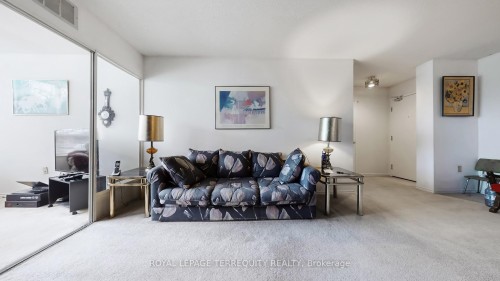 211-20 Cherrytree Drive, Brampton, ON - Indoor Photo Showing Other Room