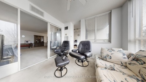 211-20 Cherrytree Drive, Brampton, ON - Indoor