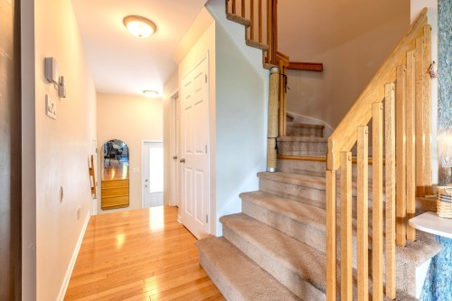 Escalier - 506 Boul. Perrot, L'Île-Perrot, QC 