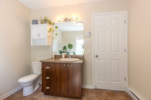 Salle de bains - 506 Boul. Perrot, L'Île-Perrot, QC 
