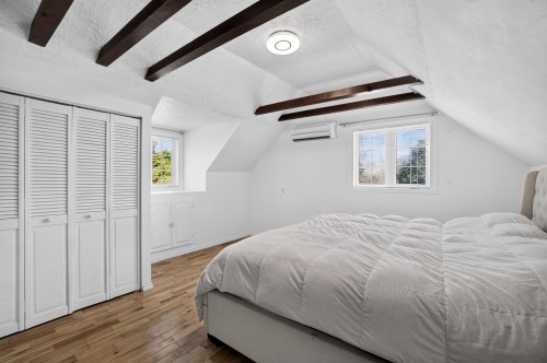 Master Bedroom - 422 Rue St-Laurent, Saint-Eustache, QC 