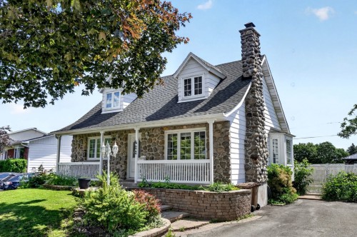Front of Structure - 422 Rue St-Laurent, Saint-Eustache, QC 