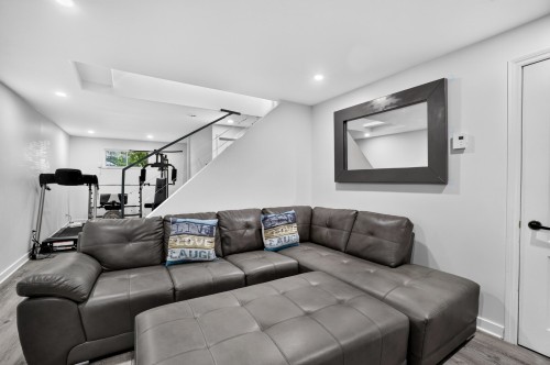 Family Room - 422 Rue St-Laurent, Saint-Eustache, QC 