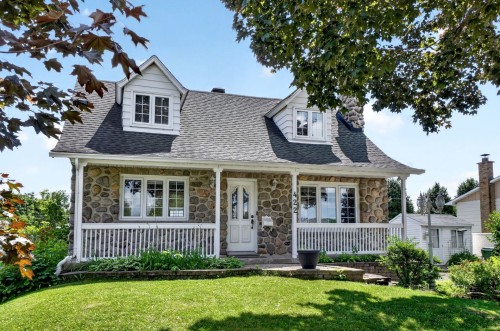 Front of Structure - 422 Rue St-Laurent, Saint-Eustache, QC 