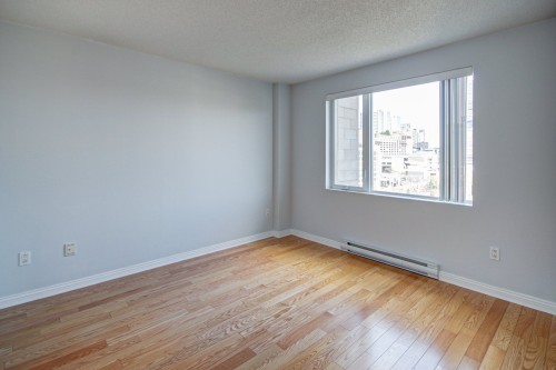 Chambre à coucher principale - 1102-650 Rue Jean-D'Estrées, Montréal (Ville-Marie), QC - Indoor Photo Showing Other Room