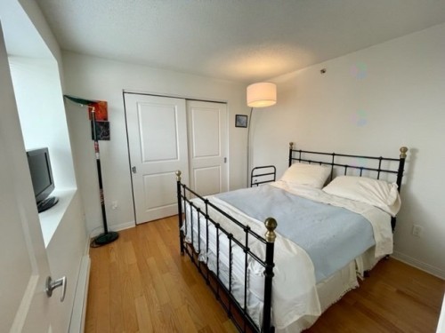 Chambre à coucher - 1102-650 Rue Jean-D'Estrées, Montréal (Ville-Marie), QC - Indoor Photo Showing Bedroom
