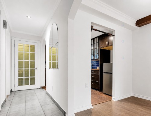 Hall d'entrée/Vestibule - 4856 Rue Lake, Dollard-Des-Ormeaux, QC - Indoor Photo Showing Other Room