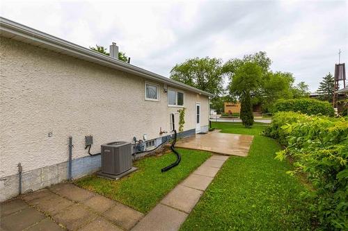756 Mcleod Ave, Winnipeg, MB 