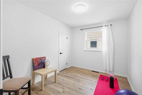 1866 Elgin Ave, Winnipeg, MB 