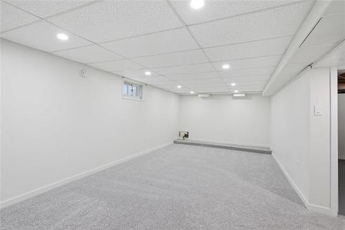 1866 Elgin Ave, Winnipeg, MB 