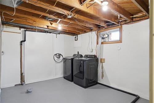 1866 Elgin Ave, Winnipeg, MB 