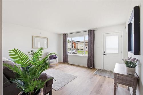 1866 Elgin Ave, Winnipeg, MB 
