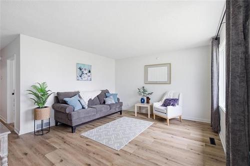 1866 Elgin Ave, Winnipeg, MB 