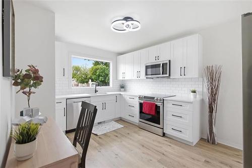 1866 Elgin Ave, Winnipeg, MB 