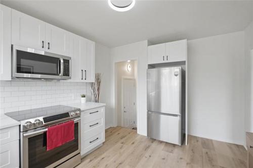 1866 Elgin Ave, Winnipeg, MB 