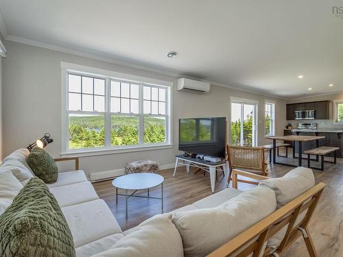 9118 316 Highway, New Harbour, NS 