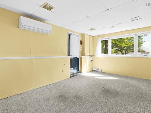 10 Plymouth Street, Halifax, NS - Indoor Photo Showing Other Room