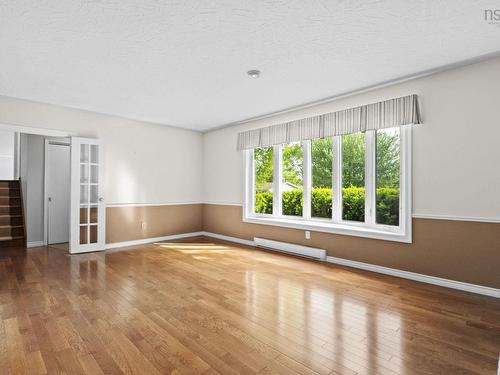 10 Plymouth Street, Halifax, NS - Indoor Photo Showing Other Room