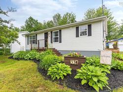 33 Ladyslipper Drive  Centreville, NS B0P 1J0