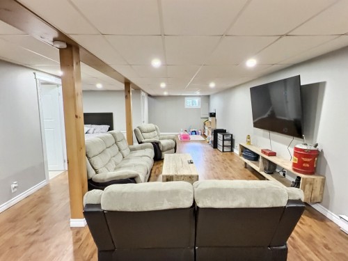 Family Room - 3005 Boul. Jean-Jacques-Cossette, Val-D'Or, QC 