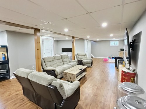 Family Room - 3005 Boul. Jean-Jacques-Cossette, Val-D'Or, QC 