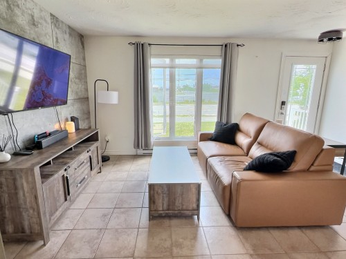 Living Room - 3005 Boul. Jean-Jacques-Cossette, Val-D'Or, QC 
