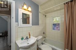 Upstairs 4 pc bathroom - 