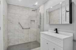 Salle de bains attenante à la CCP - 