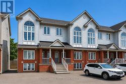 348 WIFFEN PRIVATE Ottawa, ON K2H 1G4