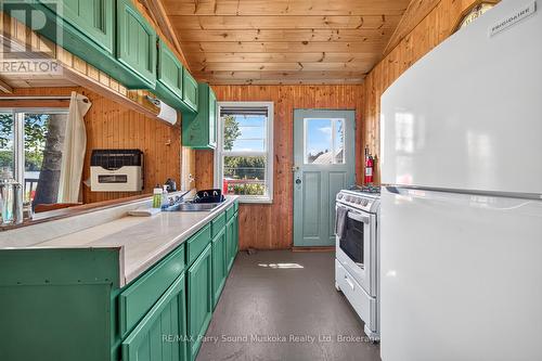 472 Long Lake Road, Parry Sound Remote Area (East Mills), ON - Indoor Photo Showing Kitchen With Double Sink