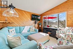 Bright open concept design - 