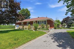 507 SIROIS AVENUE  Ottawa, ON K1K 1H5