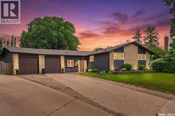 722 East DRIVE  Saskatoon, SK S7J 2X7