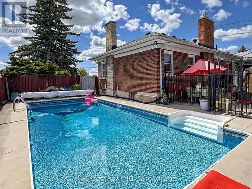 83 STEVENSON ROAD N  Oshawa (Mclaughlin), ON L1J 5M4