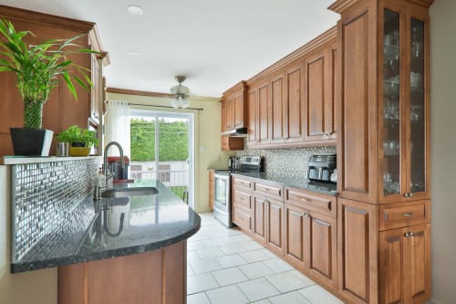 Kitchen - 8377 Rue Marius-Barbeau, Laval (Saint-François), QC - Indoor Photo Showing Kitchen