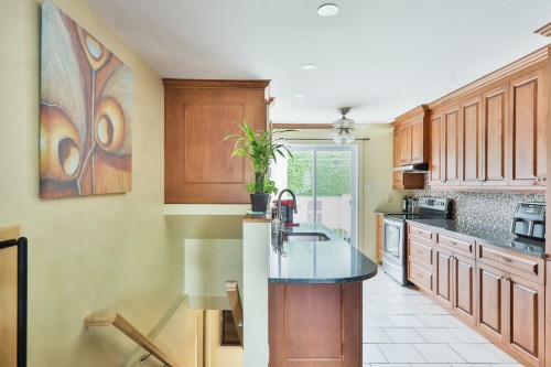 Kitchen - 8377 Rue Marius-Barbeau, Laval (Saint-François), QC - Indoor Photo Showing Kitchen