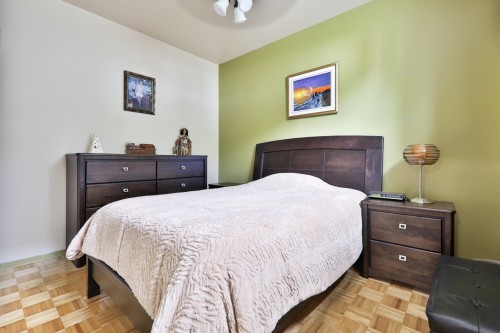 Bedroom - 8377 Rue Marius-Barbeau, Laval (Saint-François), QC - Indoor Photo Showing Bedroom