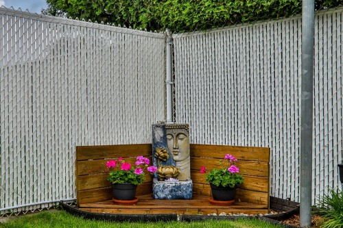 Courtyard - 8377 Rue Marius-Barbeau, Laval (Saint-François), QC - Outdoor