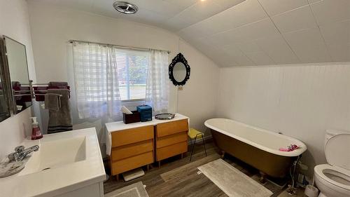 112 Josephine Street, New Denver, BC 
