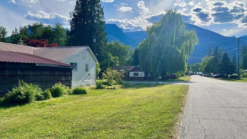 112 Josephine Street, New Denver, BC 
