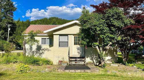 112 Josephine Street, New Denver, BC 