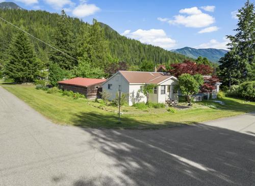 112 Josephine Street, New Denver, BC 