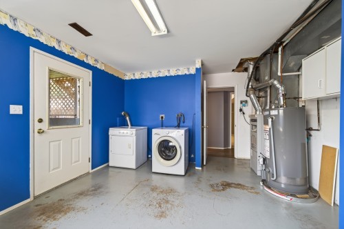 1172 Kamwood Place, Kamloops, BC - Indoor Photo Showing Laundry Room