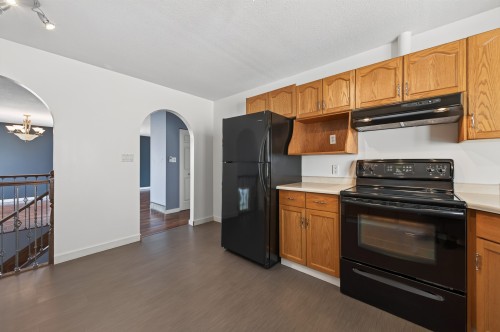 1172 Kamwood Place, Kamloops, BC - Indoor Photo Showing Kitchen