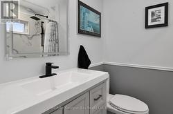 ENSUITE - 