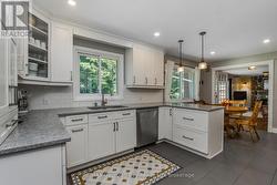 Kitchen renovated in 2017 - 
