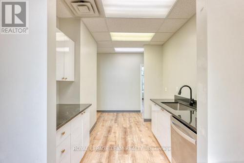 84 Centrepointe Drive, Ottawa, ON 