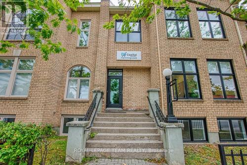 84 Centrepointe Drive, Ottawa, ON 