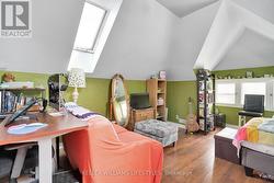 Bedroom/ Home Office - 